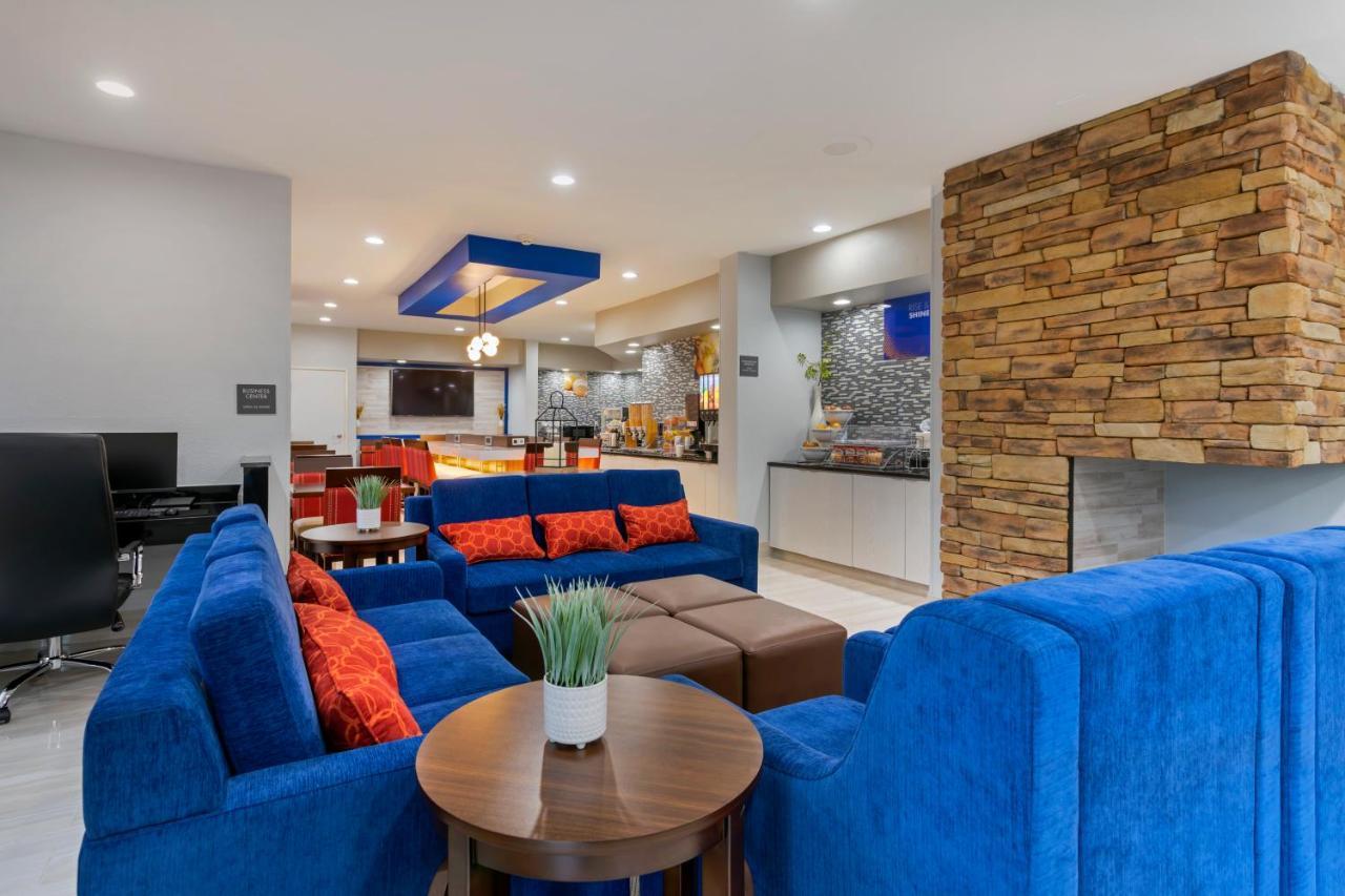 ממפיס Comfort Inn & Suites מראה חיצוני תמונה