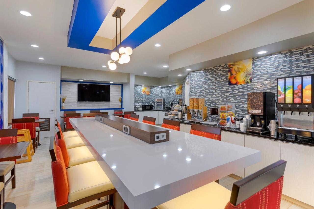 ממפיס Comfort Inn & Suites מראה חיצוני תמונה