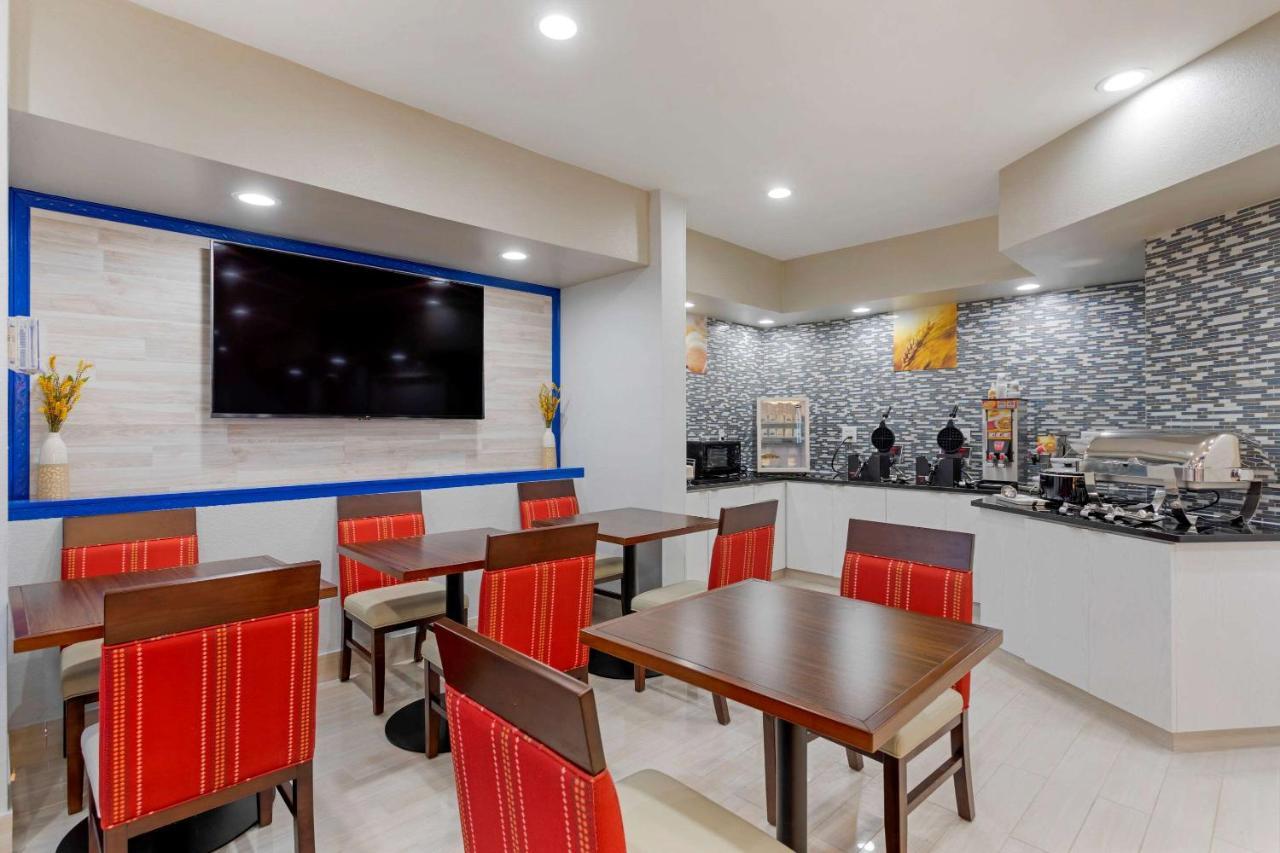 ממפיס Comfort Inn & Suites מראה חיצוני תמונה