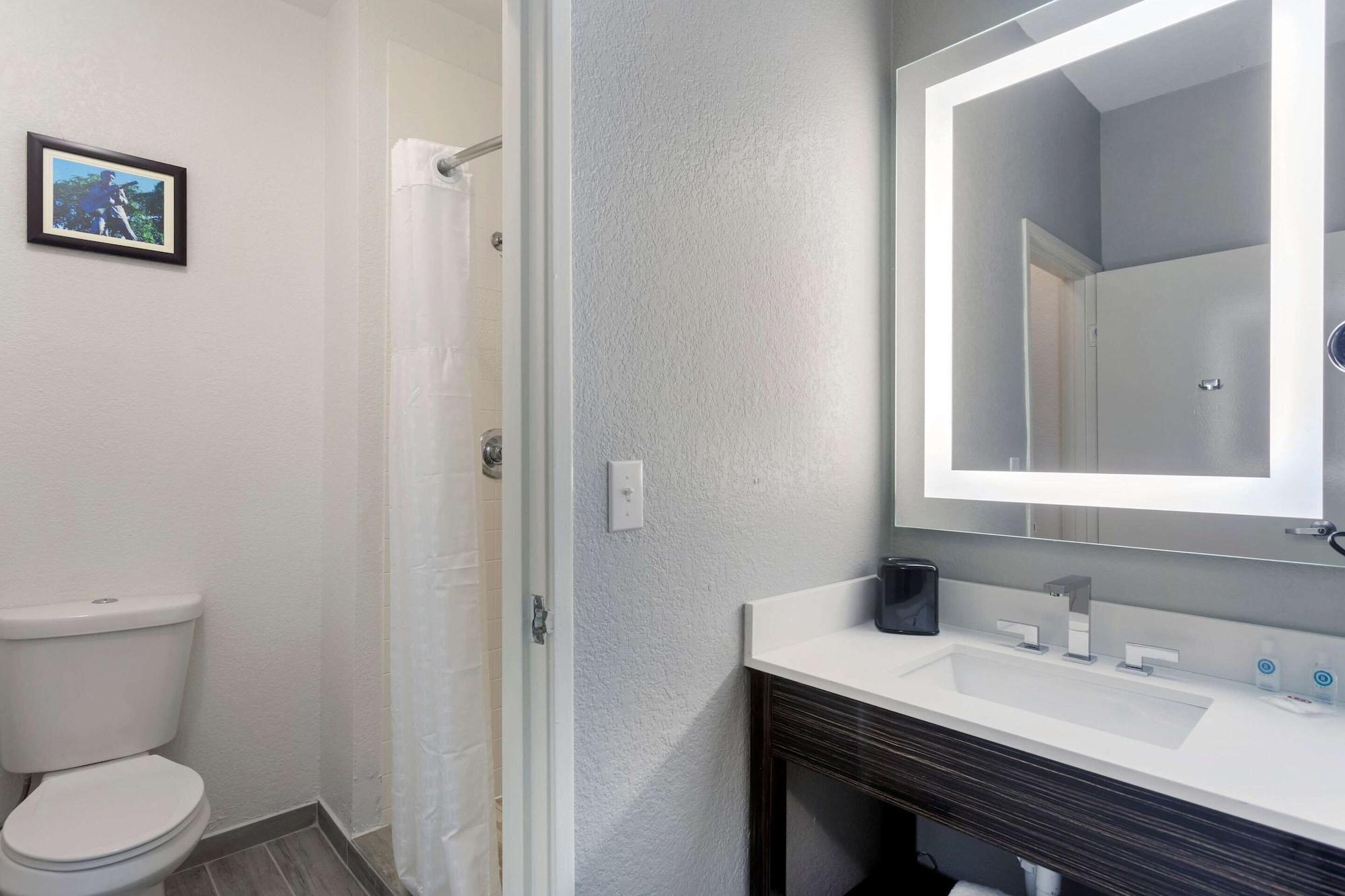 ממפיס Comfort Inn & Suites מראה חיצוני תמונה